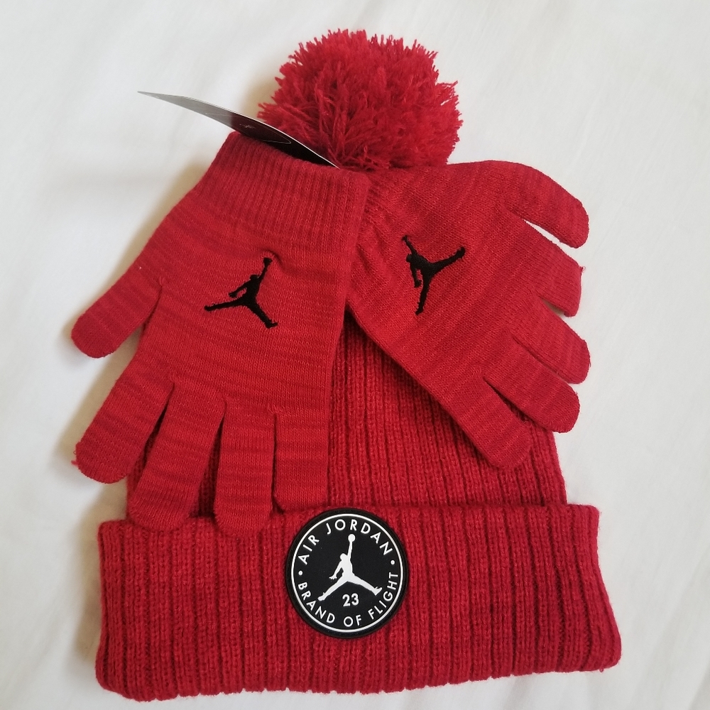 Nike Jordan Jumpman Youth Kids Unisex Pom BEANIE GLOVES Hat 2 PC GYM RED